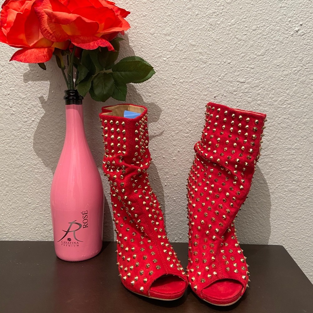 Hot Red & Sass! 🔥